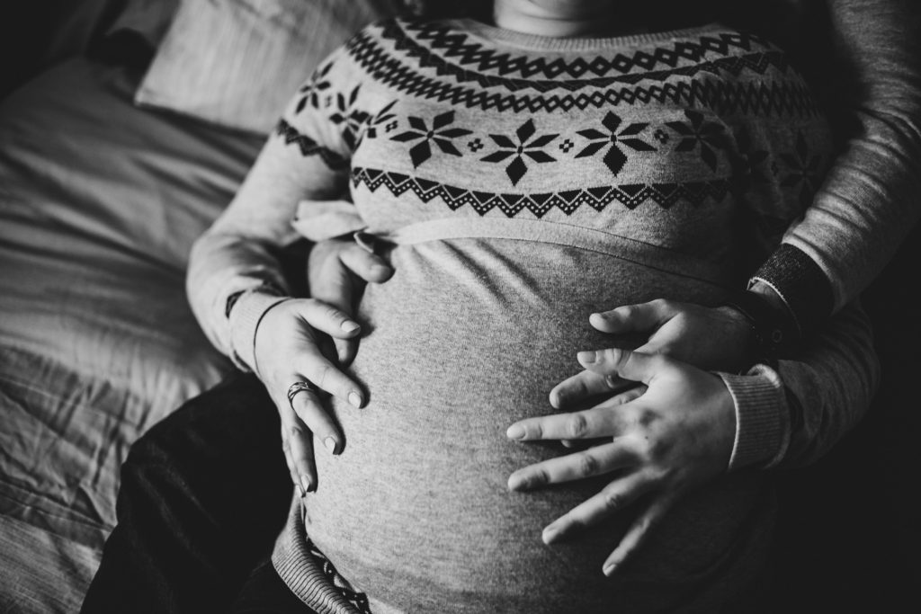 Séance Maternité et grossesse en ArdècheSéance Maternité et grossesse en Ardèche au Cheylard