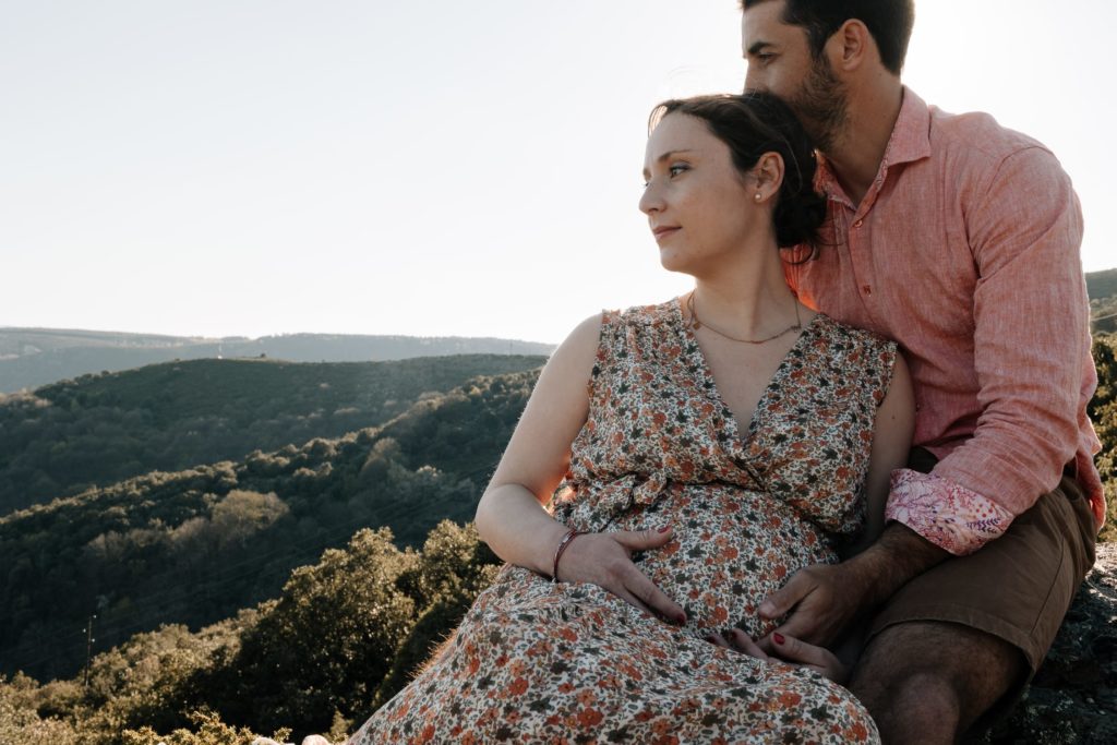 Séance maternité en Ardèche par Angélique Blaise photographe de famille