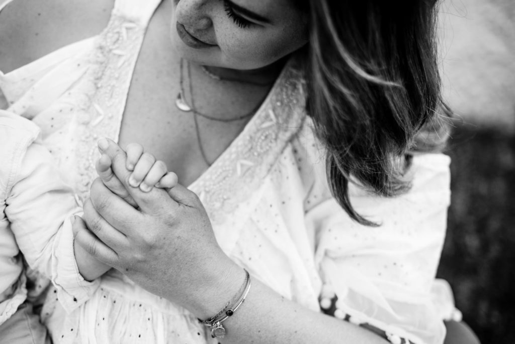 Séance famille à bollène dans le Vaucluse par Angélique Blaise photographe de famille