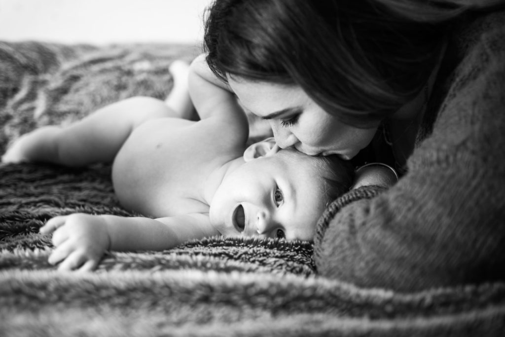 Séance famille à bollène dans le Vaucluse par Angélique Blaise photographe de famille