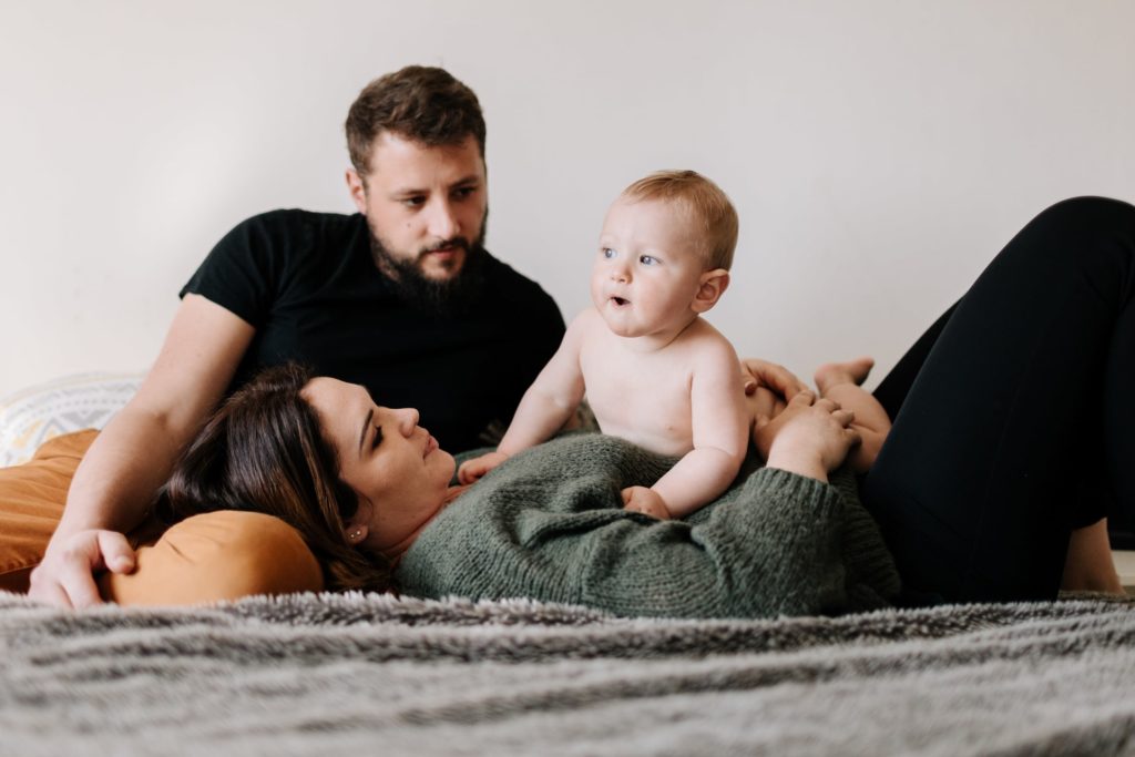 Séance famille à bollène dans le Vaucluse par Angélique Blaise photographe de famille