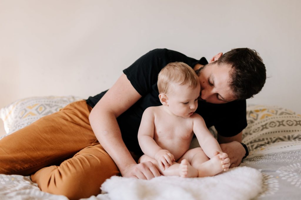 Séance famille à bollène dans le Vaucluse par Angélique Blaise photographe de famille