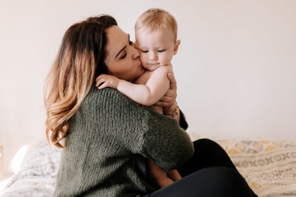 Séance famille à bollène dans le Vaucluse par Angélique Blaise photographe de famille