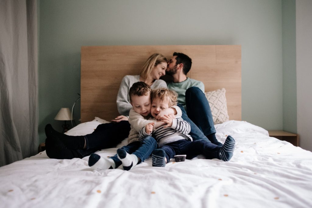 Photos de famille en Ardèche par angélique balise photographe de famille