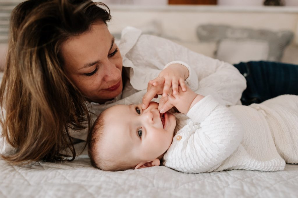 Séance famille à Dieulefit en drome par Angélique Blaise photographe de famille