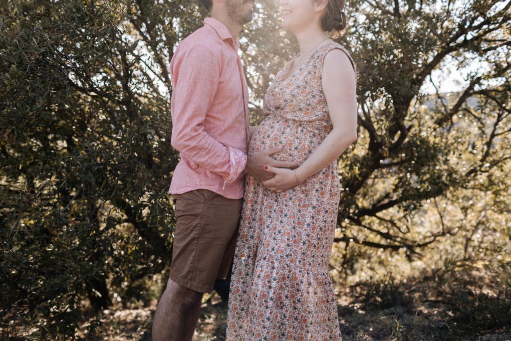 Séance maternité en Ardèche par Angélique Blaise photographe de famille